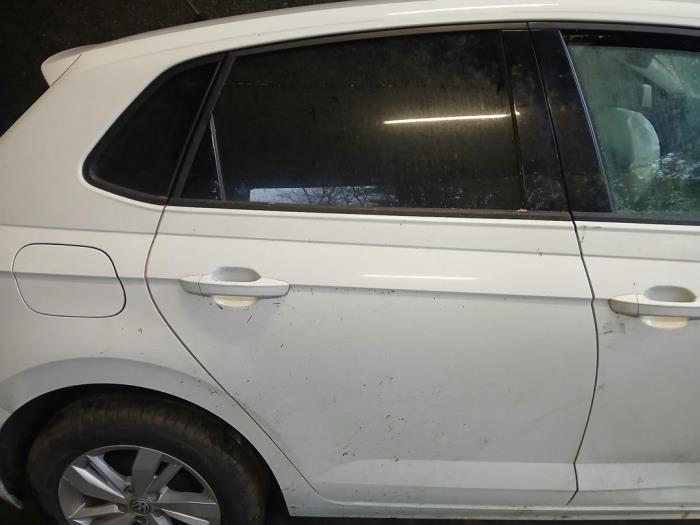 Volkswagen Polo VI 1.0 TSI 12V Skrotfordon (2019, WIT)