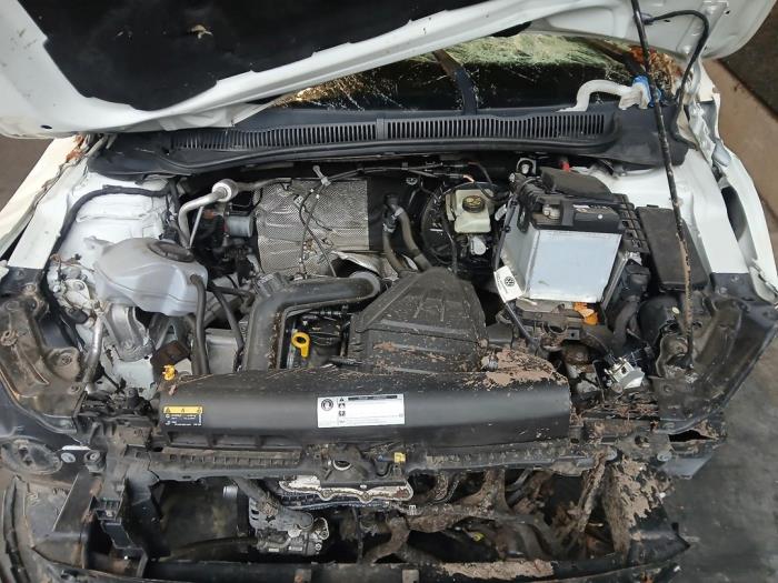 Volkswagen Polo VI 1.0 TSI 12V Skrotfordon (2019, WIT)