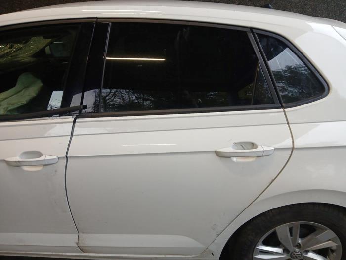 Volkswagen Polo VI 1.0 TSI 12V Skrotfordon (2019, WIT)