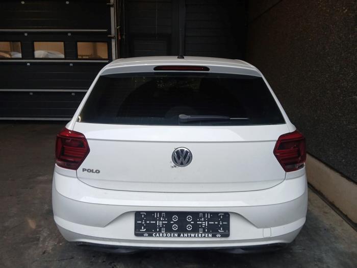 Volkswagen Polo VI 1.0 TSI 12V Skrotfordon (2019, WIT)