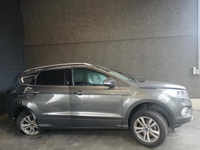 Ford Kuga II 1.5 EcoBoost 16V 120 Sloopvoertuig (2019, Grijs)