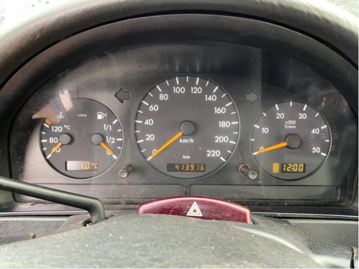 Mercedes ML I 270 2.7 CDI 20V Sloopvoertuig (2000, Zwart)