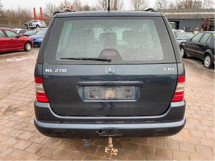 Mercedes ML I 270 2.7 CDI 20V Sloopvoertuig (2000, Zwart)