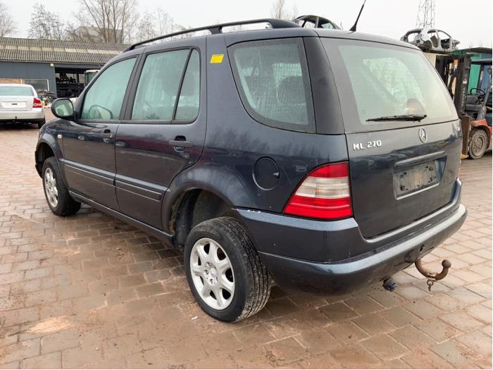 Mercedes ML I 270 2.7 CDI 20V Sloopvoertuig (2000, Zwart)