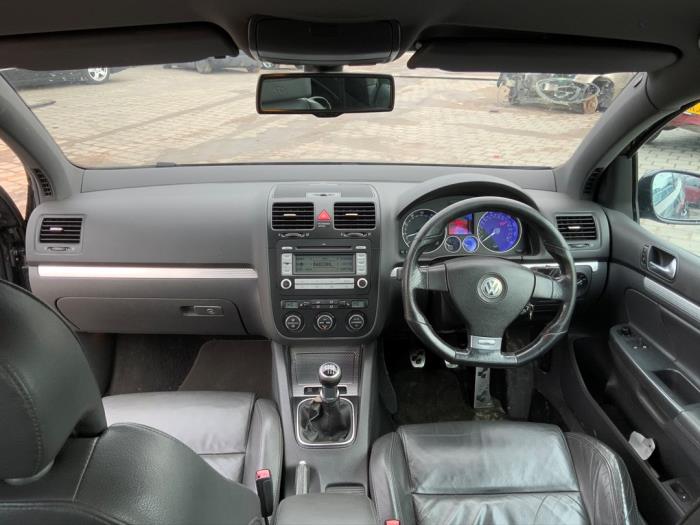 Volkswagen Golf V 4Motion 3.2 R32 V6 24V Sloopvoertuig (2007, Zwart)