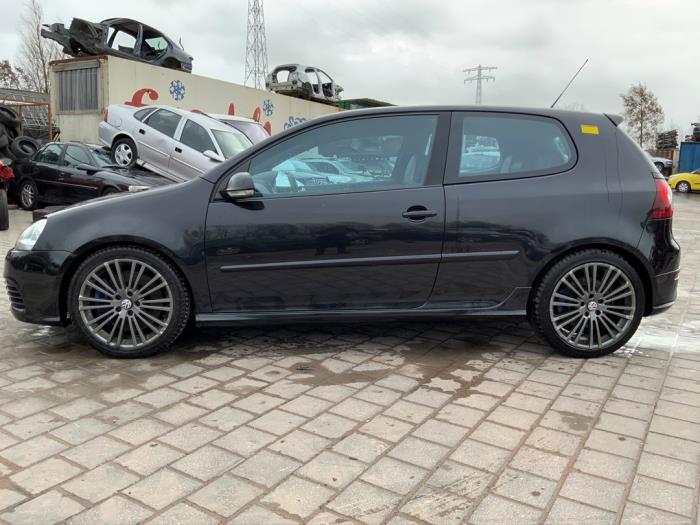 Volkswagen Golf V 4Motion 3.2 R32 V6 24V Sloopvoertuig (2007, Zwart)