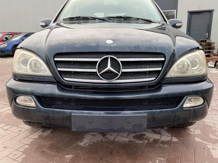 Mercedes ML I 270 2.7 CDI 20V Sloopvoertuig (2002, Zwart)