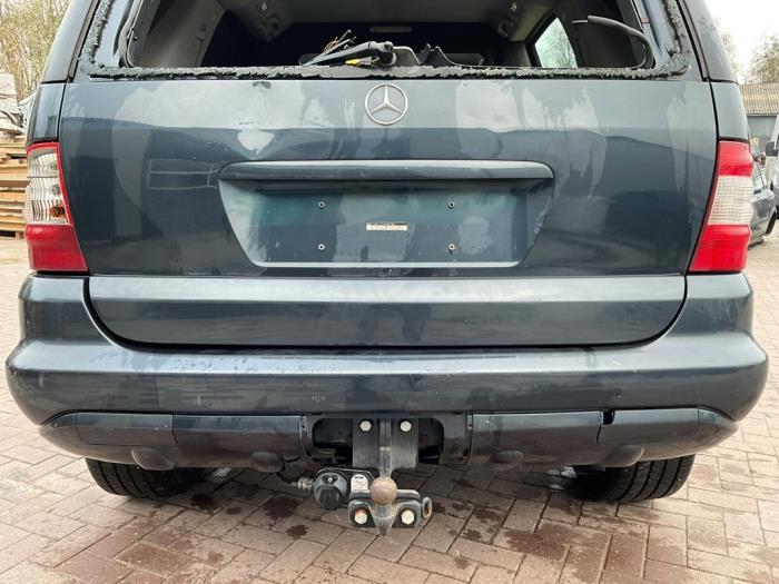 Mercedes ML I 270 2.7 CDI 20V Sloopvoertuig (2002, Zwart)