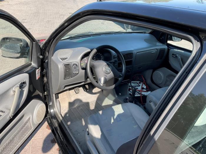 Seat Arosa 1.4 MPi Skrotfordon (2000, ZWART)