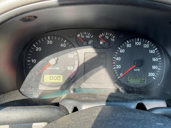 Seat Arosa 1.4 MPi Skrotfordon (2000, ZWART)