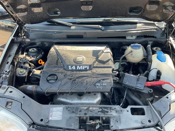 Seat Arosa 1.4 MPi Skrotfordon (2000, ZWART)