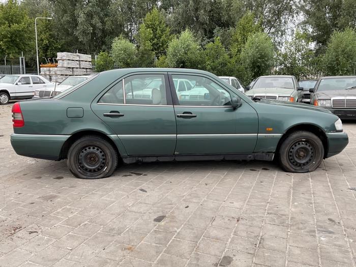 Mercedes C 1.8 C-180 16V Samochód złomowany (1995, Zielony)