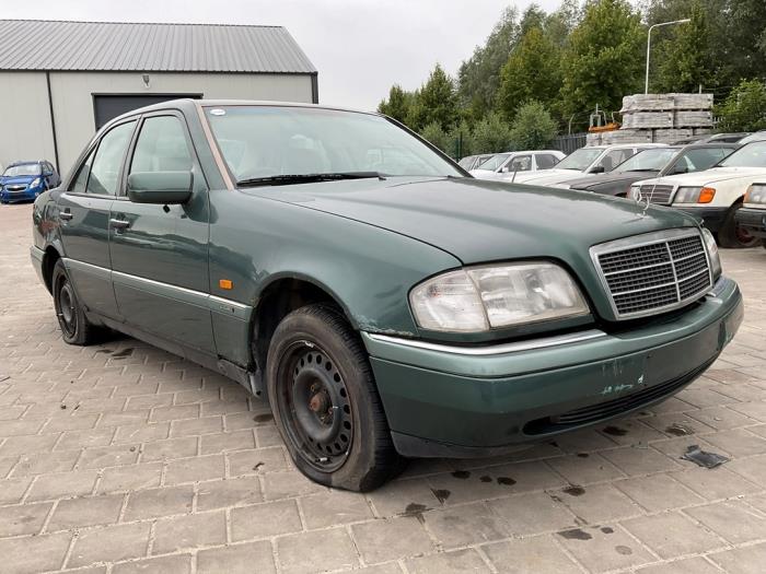 Mercedes C 1.8 C-180 16V Samochód złomowany (1995, Zielony)