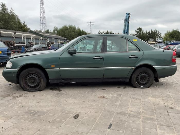 Mercedes C 1.8 C-180 16V Samochód złomowany (1995, Zielony)