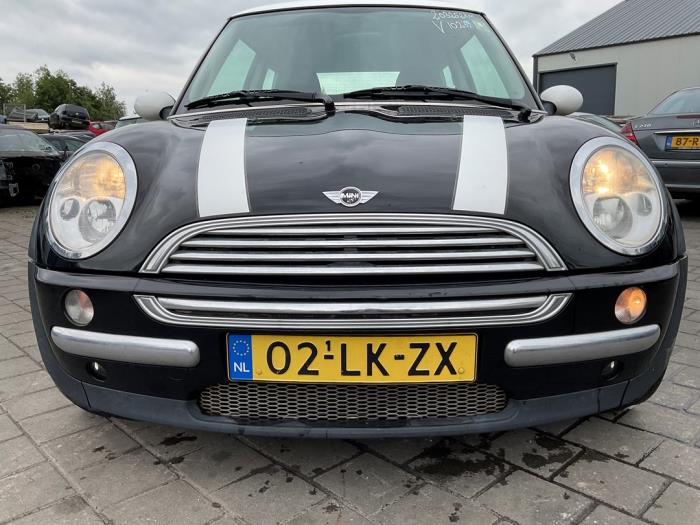 Mini Mini One/Cooper 1.6 16V Cooper Schadevoertuig (2003, Zwart)
