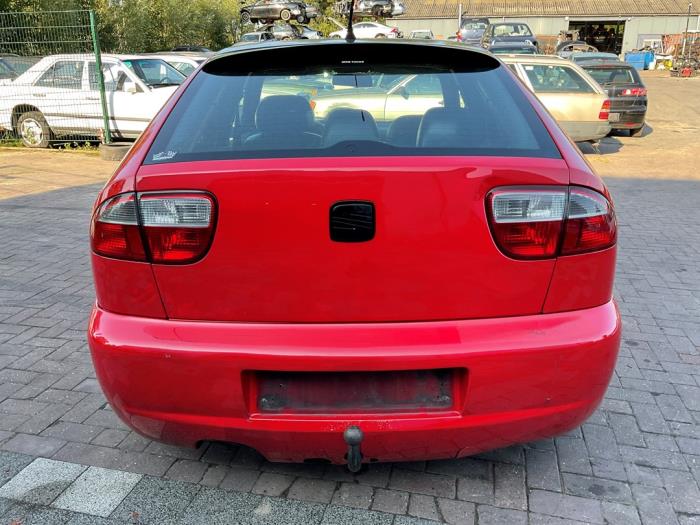 Seat Leon 1.9 TDI 110 Skrotfordon (2005, ROOD)