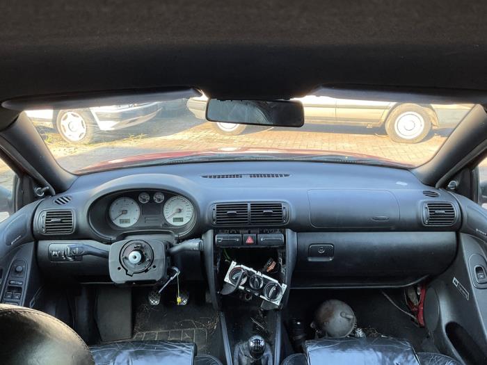 Seat Leon 1.9 TDI 110 Skrotfordon (2005, ROOD)