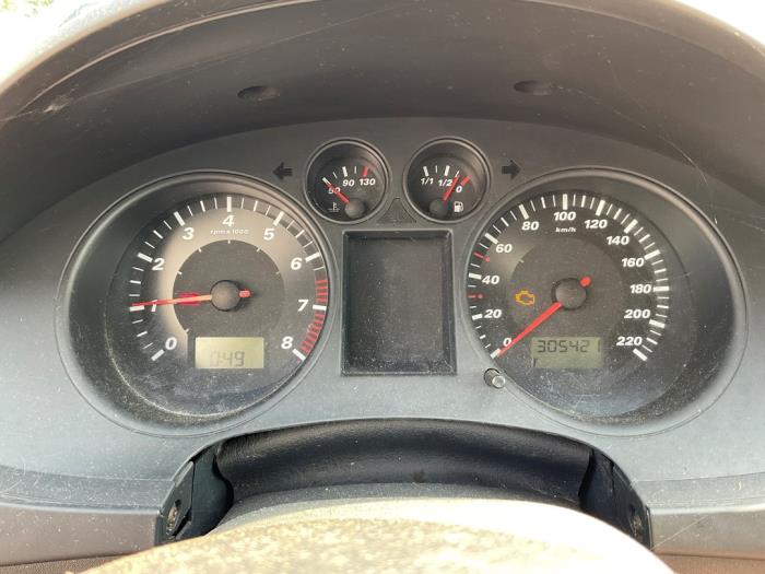 Seat Ibiza III 1.4 16V 100 Skrotfordon (2002, ZWART)