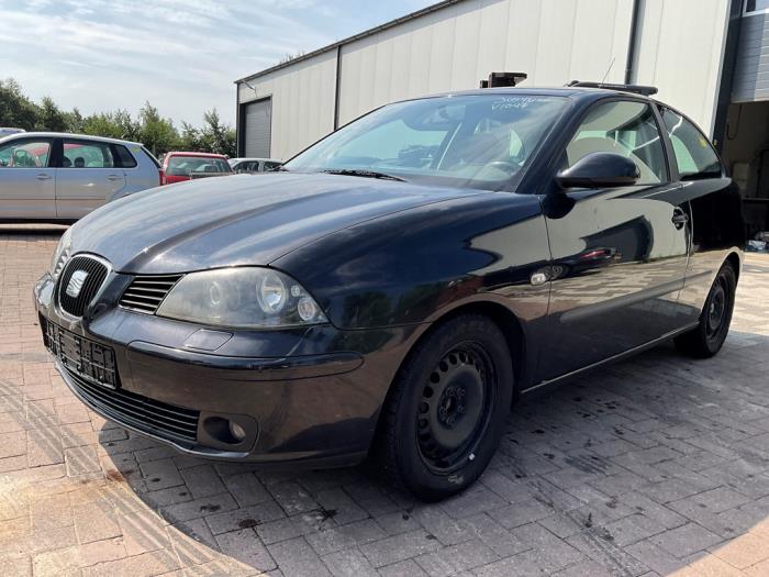 Seat Ibiza III 1.4 16V 100 Skrotfordon (2002, ZWART)