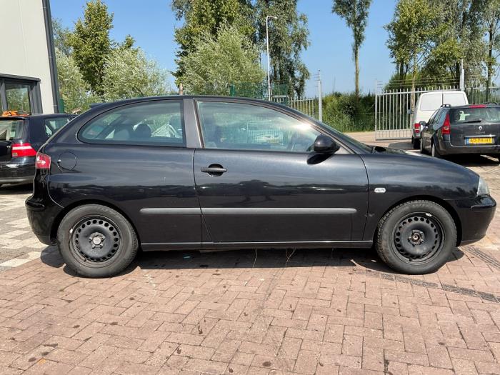 Seat Ibiza III 1.4 16V 100 Skrotfordon (2002, ZWART)