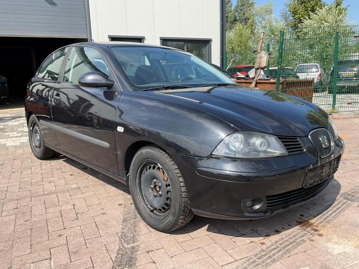Seat Ibiza III 1.4 16V 100 Skrotfordon (2002, ZWART)
