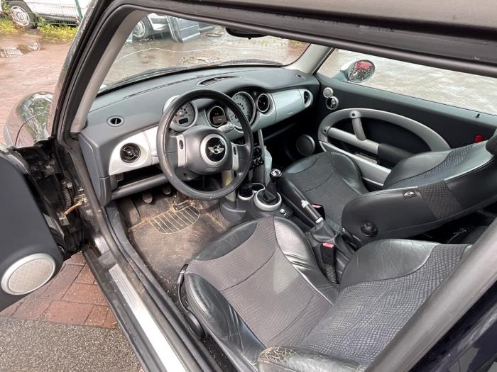 Mini Mini One/Cooper 1.6 16V Cooper Sloopvoertuig (2002, Zwart)