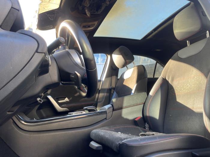 Mercedes A Limousine 1.5 A-180d Skrotfordon (2019, WIT)