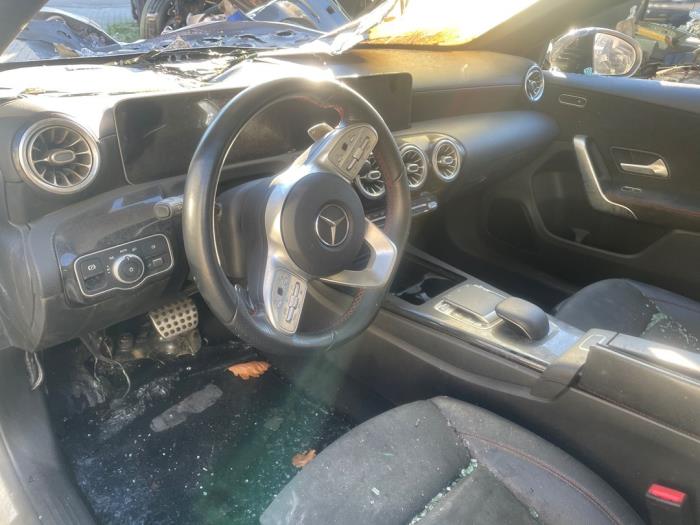 Mercedes A Limousine 1.5 A-180d Skrotfordon (2019, WIT)