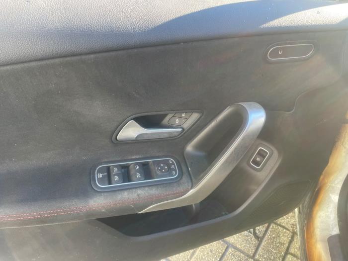 Mercedes A Limousine 1.5 A-180d Skrotfordon (2019, WIT)