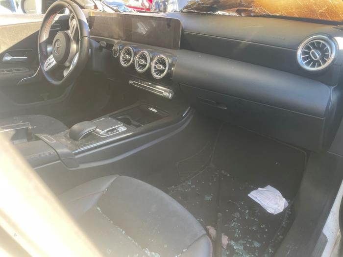 Mercedes A Limousine 1.5 A-180d Skrotfordon (2019, WIT)