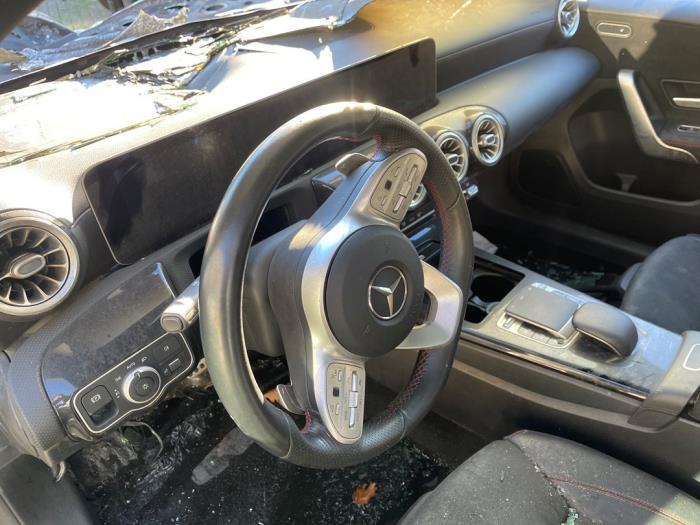 Mercedes A Limousine 1.5 A-180d Skrotfordon (2019, WIT)