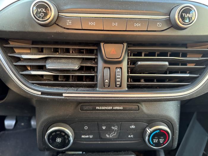 Ford Focus 4 Wagon 1.5 EcoBlue 120 Épave (2018, Noir)