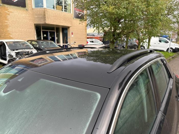 Volkswagen T-Roc I 1.0 TSI 12V Skrotfordon (2021, ZWART)