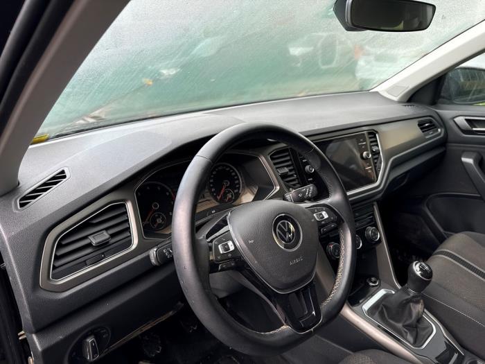 Volkswagen T-Roc I 1.0 TSI 12V Skrotfordon (2021, ZWART)