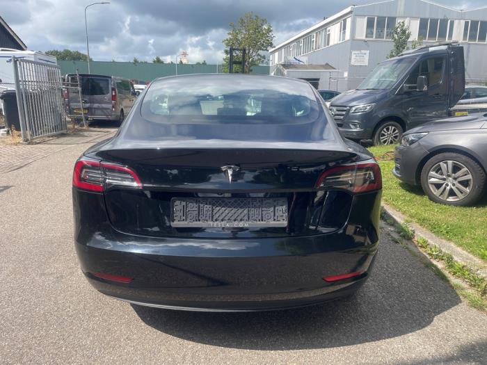 Tesla Model 3 Long Range 72kWh Samochód złomowany (2019, Czarny)