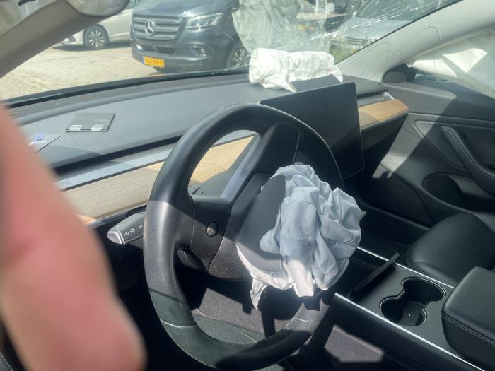 Tesla Model 3 Long Range 72kWh Samochód złomowany (2019, Czarny)