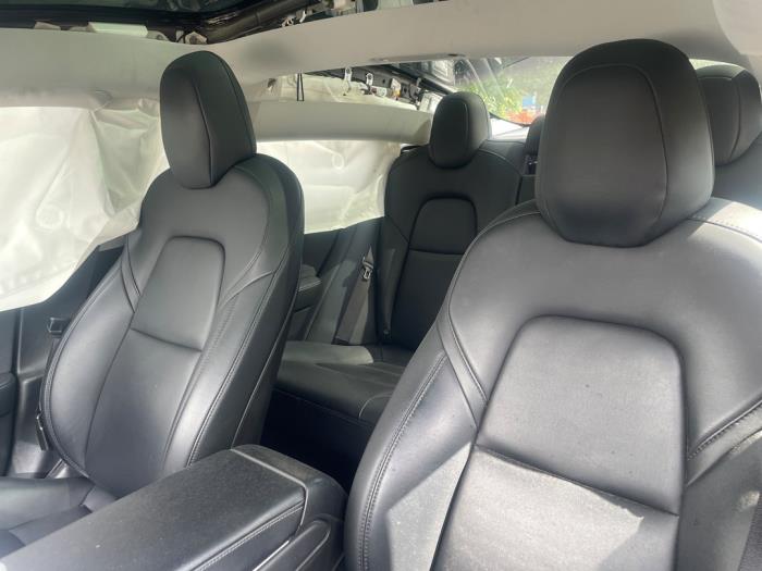 Tesla Model 3 Long Range 72kWh Samochód złomowany (2019, Czarny)