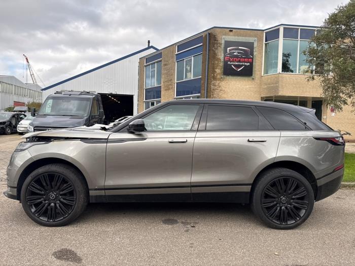 Landrover Range Rover Velar 2.0 D180 AWD Skrotfordon (2018, GRIJS)