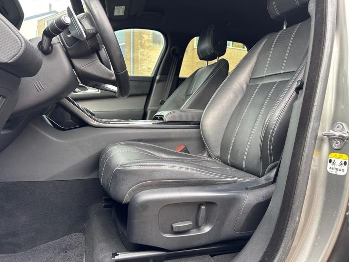 Landrover Range Rover Velar 2.0 D180 AWD Skrotfordon (2018, GRIJS)