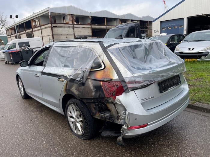 Skoda Octavia Combi 1.0 TSI e-TEC 12V Samochód złomowany (2021, Szary)