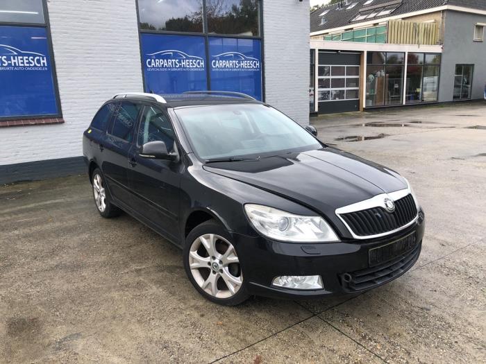 Skoda Octavia Combi 1.4 TSI 16V Sloopvoertuig (2009, Zwart)