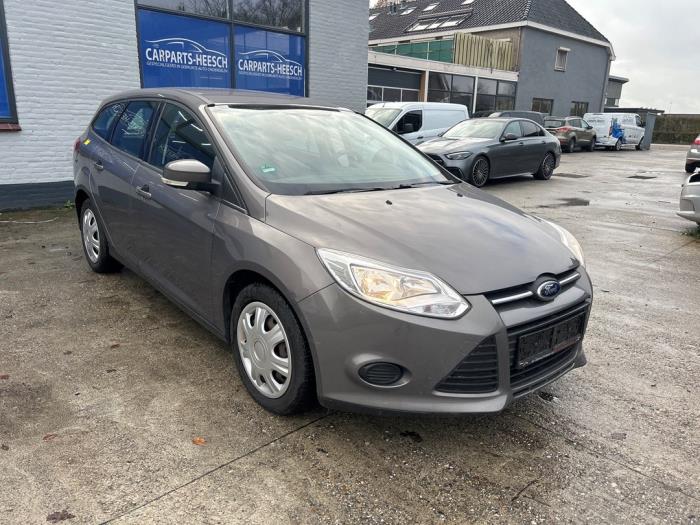 Ford Focus 3 Wagon 1.0 Ti-VCT EcoBoost 12V 125 Samochód złomowany (2013, LUNAR SKY)