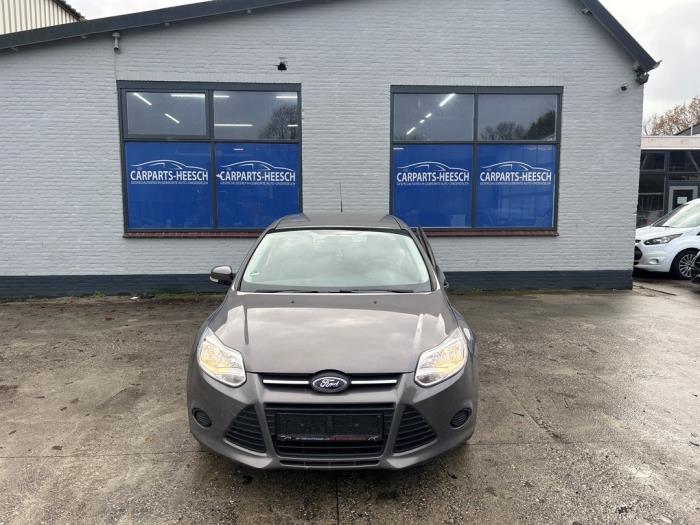 Ford Focus 3 Wagon 1.0 Ti-VCT EcoBoost 12V 125 Samochód złomowany (2013, LUNAR SKY)