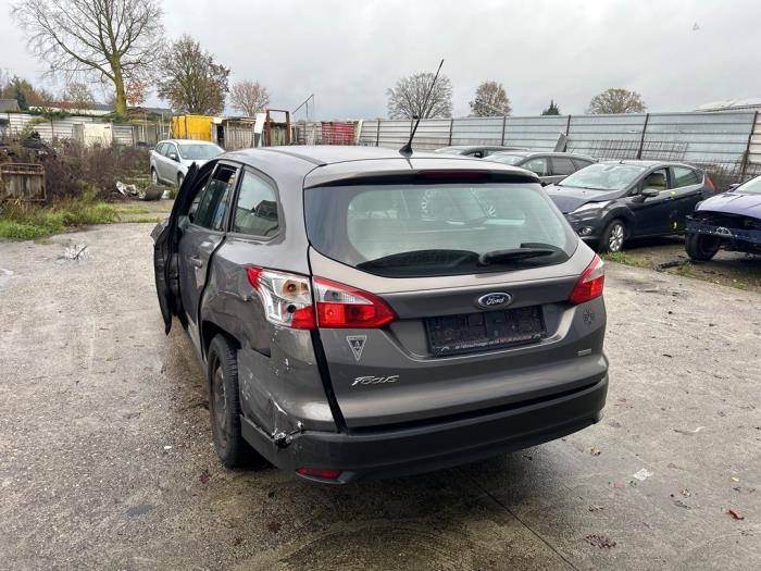 Ford Focus 3 Wagon 1.0 Ti-VCT EcoBoost 12V 125 Samochód złomowany (2013, LUNAR SKY)