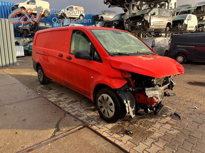 Mercedes Vito 2.2 114 CDI 16V Skrotfordon (2016, ROOD)
