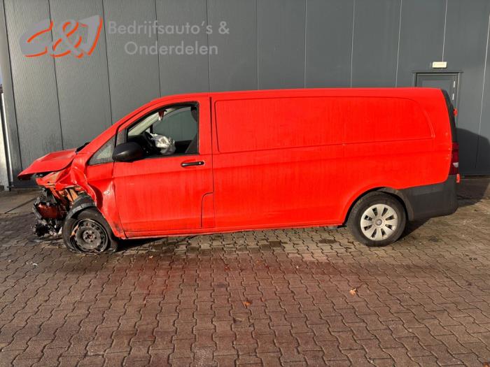Mercedes Vito 2.2 114 CDI 16V Skrotfordon (2016, ROOD)