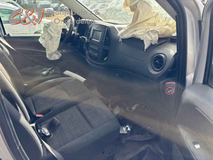 Mercedes Vito Tourer 2.2 116 CDI 16V Skrotfordon (2015, ZILVER)