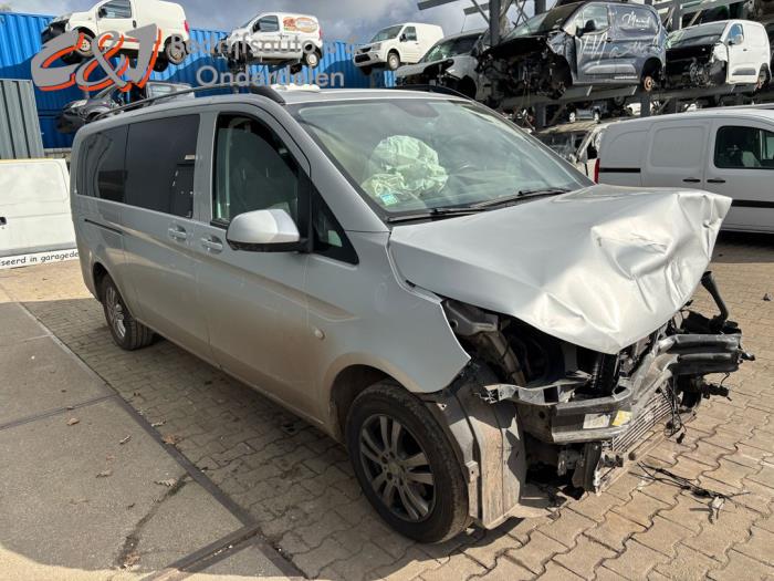 Mercedes Vito Tourer 2.2 116 CDI 16V Skrotfordon (2015, ZILVER)