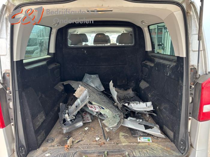 Mercedes Vito Tourer 2.2 116 CDI 16V Skrotfordon (2015, ZILVER)