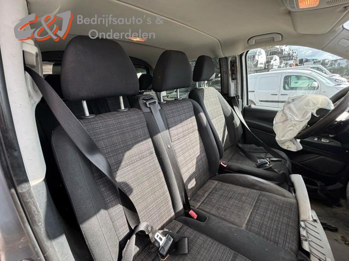 Mercedes Vito Tourer 2.2 116 CDI 16V Skrotfordon (2015, ZILVER)